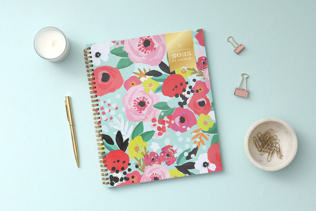 This 2025 weekly monthly planner features a cute and fun floral pattern with gold twin wire-o binding 8.5x11